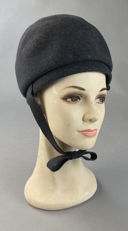 Halston 1960s Grey Felt Mod Equestrian Style Hat (1 of 5)