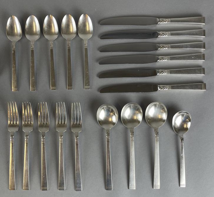 Oneida "Forever" Art Deco Silver Plated Flatware (1 of 7)