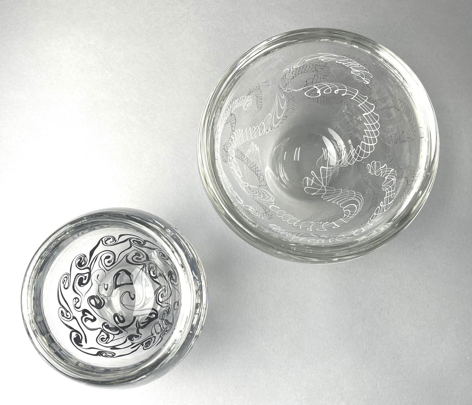 2 Black & White  Art Glass Bowls Donald Schneider (1 of 3)