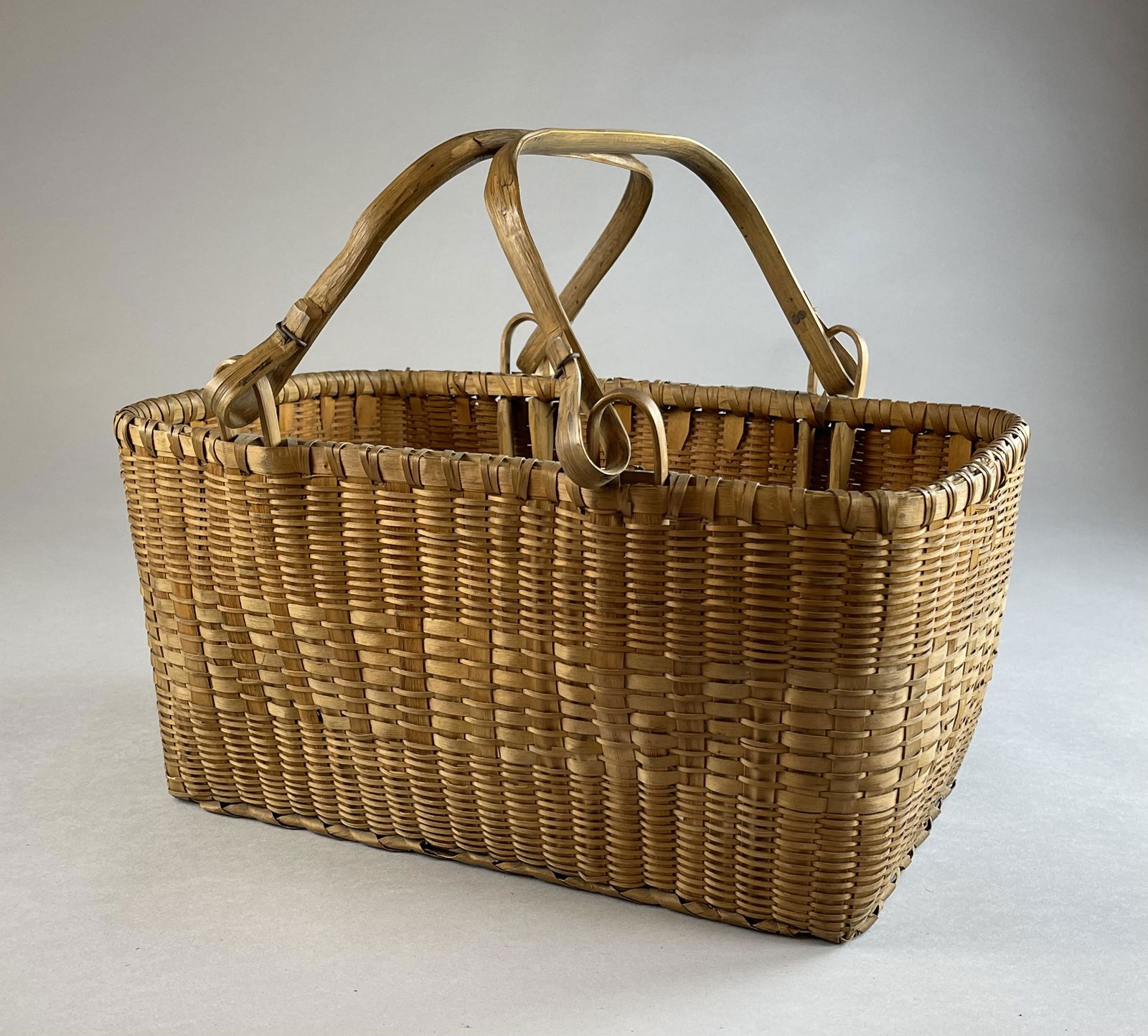 American Double Swing Handle Splint Market Basket (1 of 8)