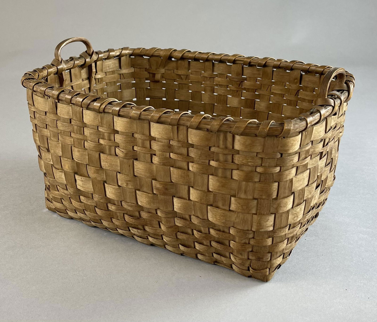 American Two-Handle Splint Gathering Basket (1 of 7)