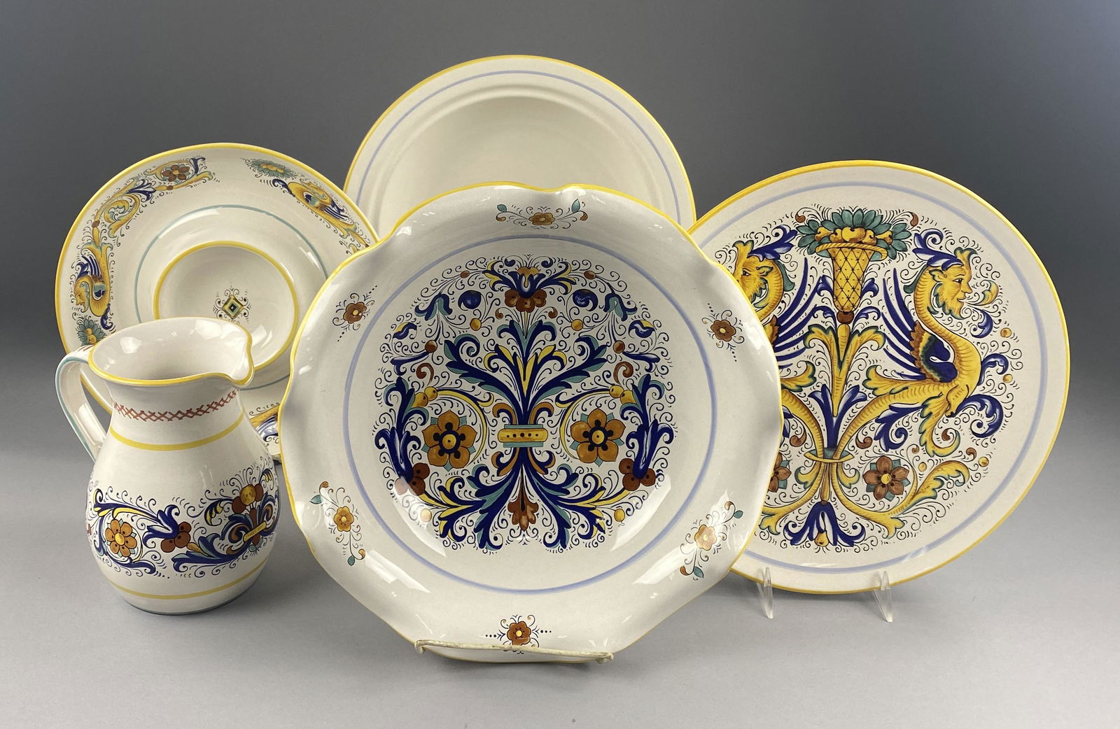 Deruta Raffaellesco 5pc Italian Pottery Set (1 of 16)