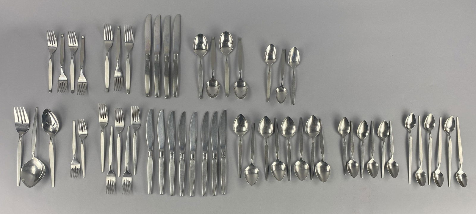 Modernist Oneida Stainless  Satinique & Frostfire (1 of 13)