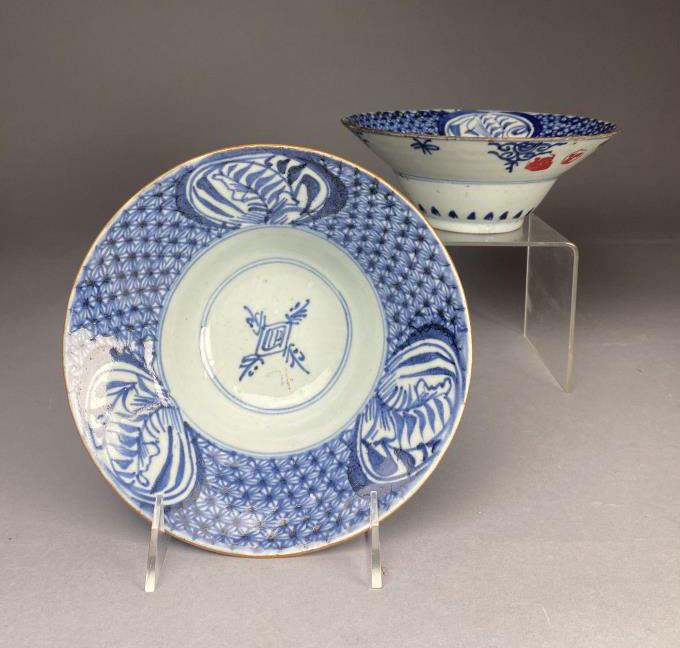 2 Chinese Blue & White Porcelain Bowls 18-19th C. (1 of 8)