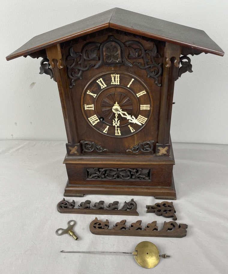 Twin Fusee Black Forest Shelf Clock w/ Key (1 of 19)