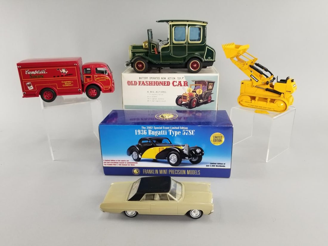 Die Cast & Plastic Cars, Bulldozer, Soup Truck (1 of 4)