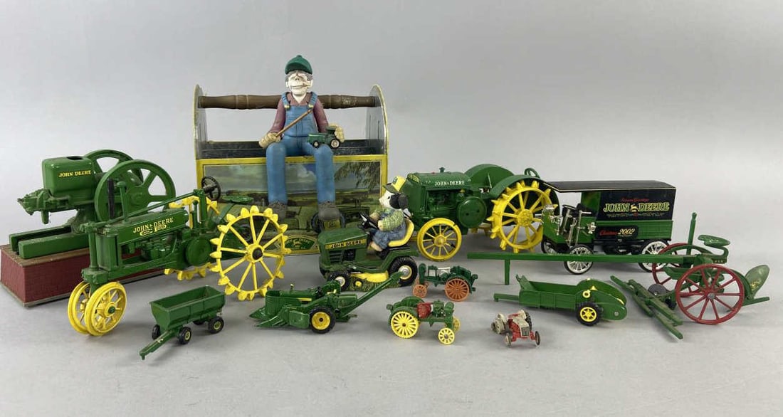 John Deere Tractors Farmer Cow Carrying Box (1 of 20)
