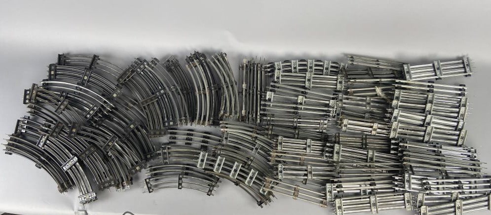 Lionel O and O27 Gauge Train Tracks 135 Pieces (1 of 7)