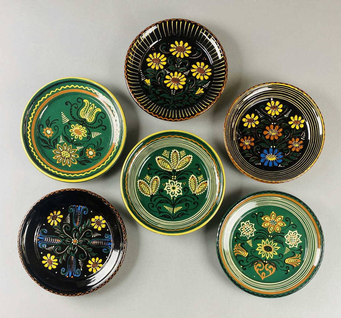 Set Of 6 Slip Decorated Pottery Plates Auction