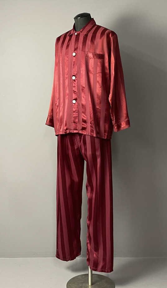Vintage 1940s Men's Satin Stripe Pyjamas: Burgundy Rayon satin stripe pajamas "Styled by Rensello". The top measures 29" in overall length, 23" in sleeve length and 23" armpit to armpit. The pants measure up to 40" at the drawstring waist and