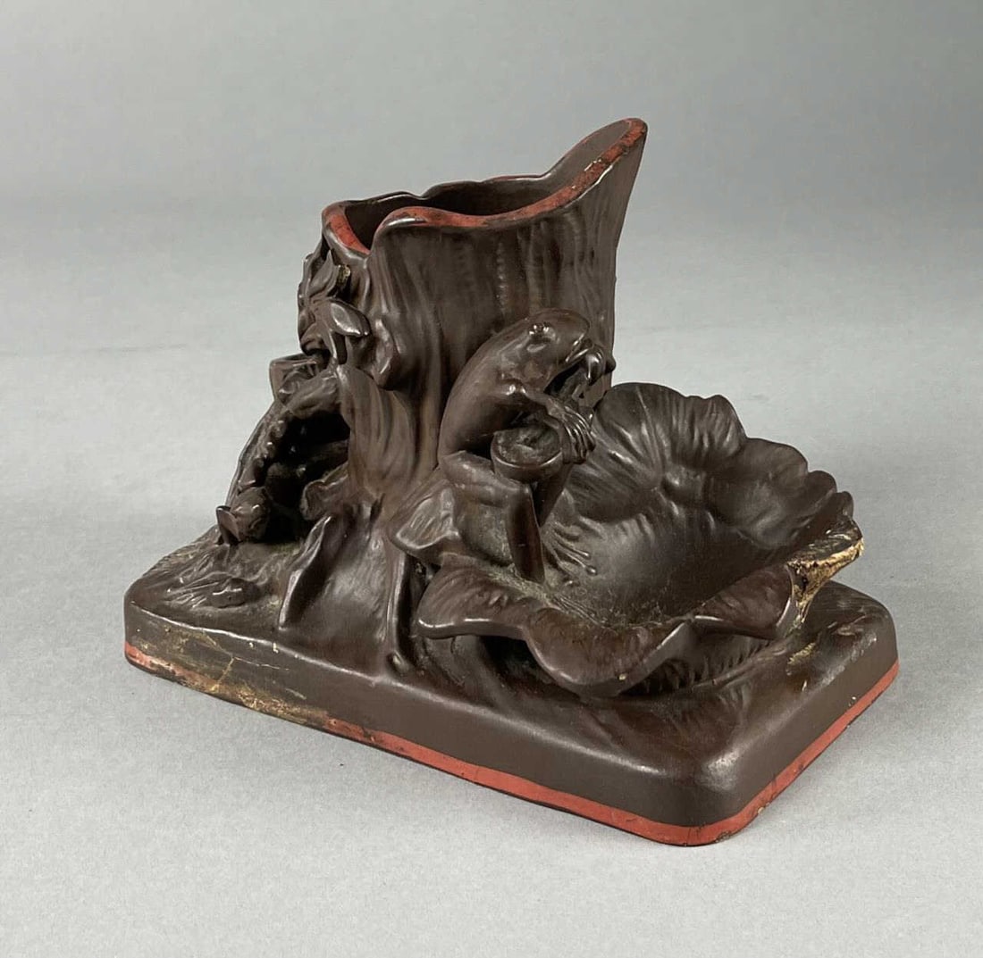 Victorian Frog Redware Pipe & Tobacco Stand (1 of 7)