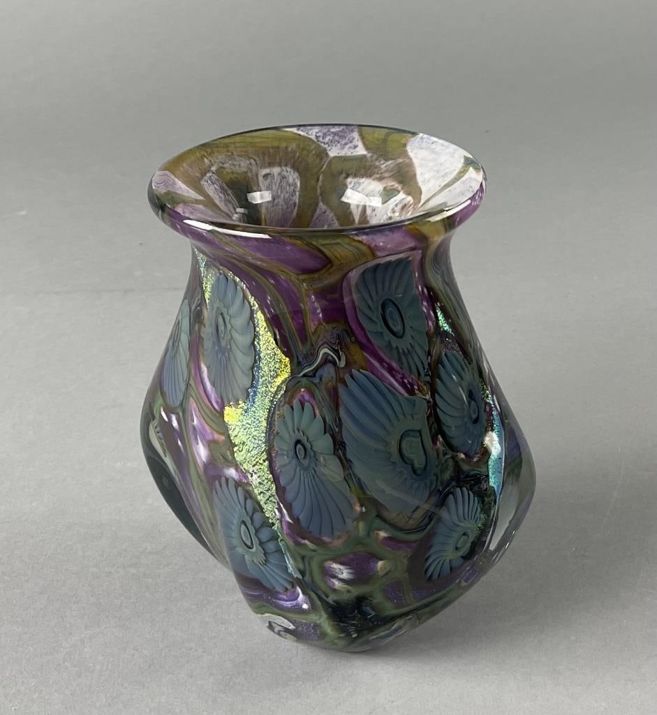 7-1/8" Robert Eickholt (B. 1947) Art Glass Vase (1 of 6)