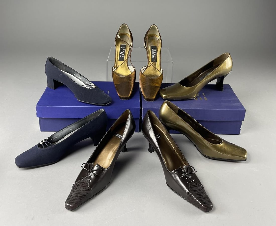 4 Pairs Vintage Stuart Weitzman Evening Shoes: Vintage Stuart Weitzman evening shoes in navy, brown , gold and bronze. All are in size 7B except the bronze which are 6-1/2 B. Boxes included. CONDITION: Very lightly worn if at all. SHIPPING: In-Hou