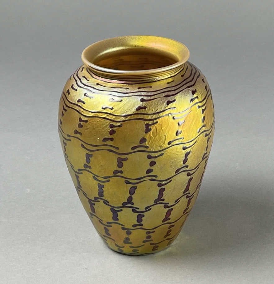 Lundberg Studios 1995 Red Indian Basket Acorn Vase (1 of 6)