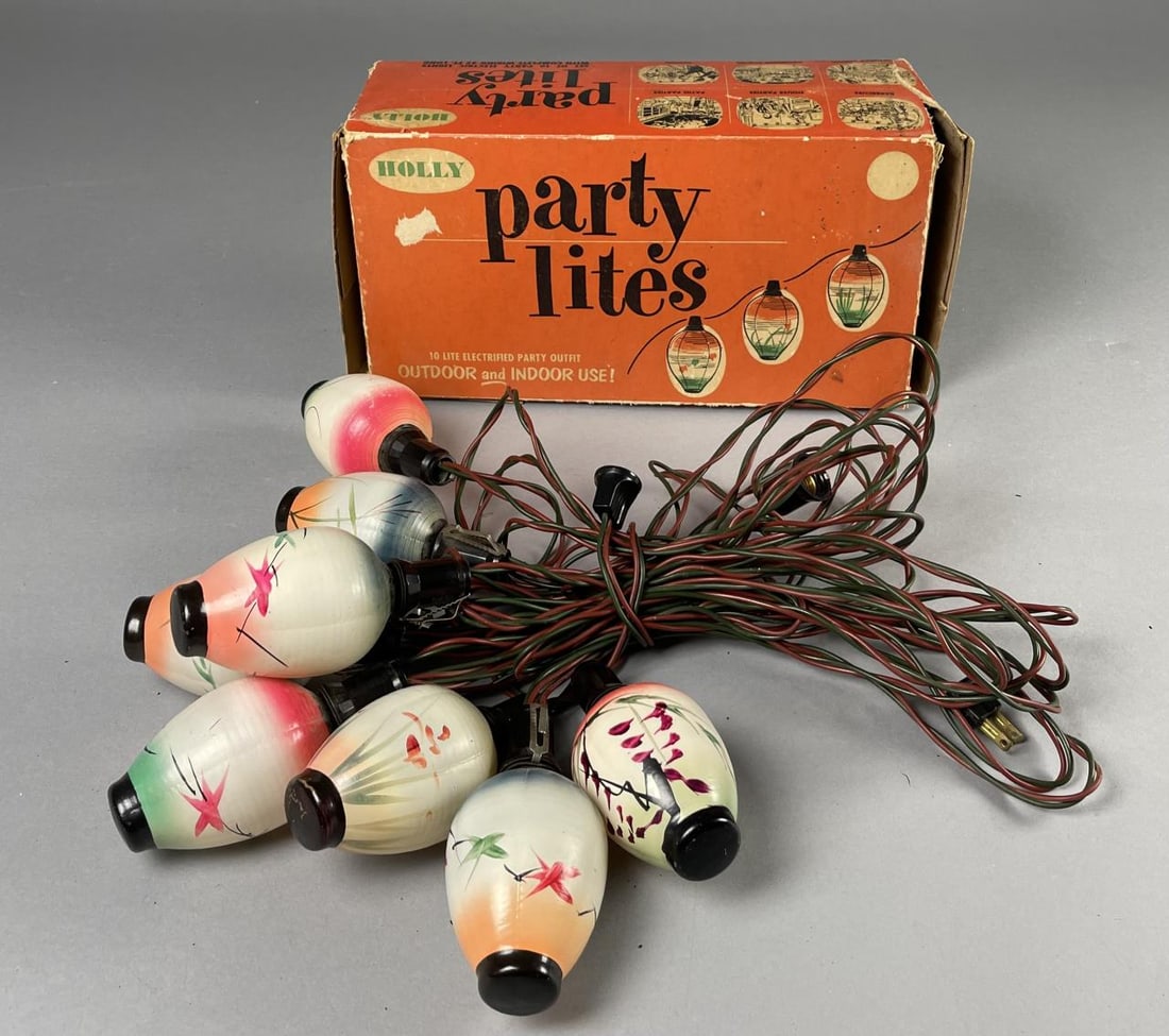 "Holly" Japanese Lantern Party Lites with Box (1 of 6)