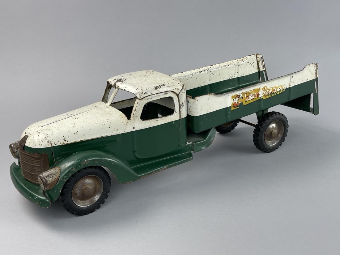 Vintage Buddy L Towing Service Wrecker: Pressed steel wrecker toy 22'' long x 7'' tall SHIPPING: In-House shipping available. Please read our Shipping Policies prior to bidding.