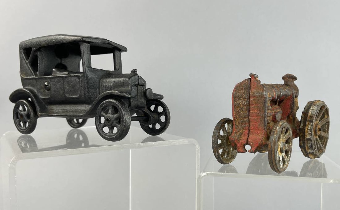 Vintage Cast Iron Ford Model T & Fordson Tractor (1 of 10)