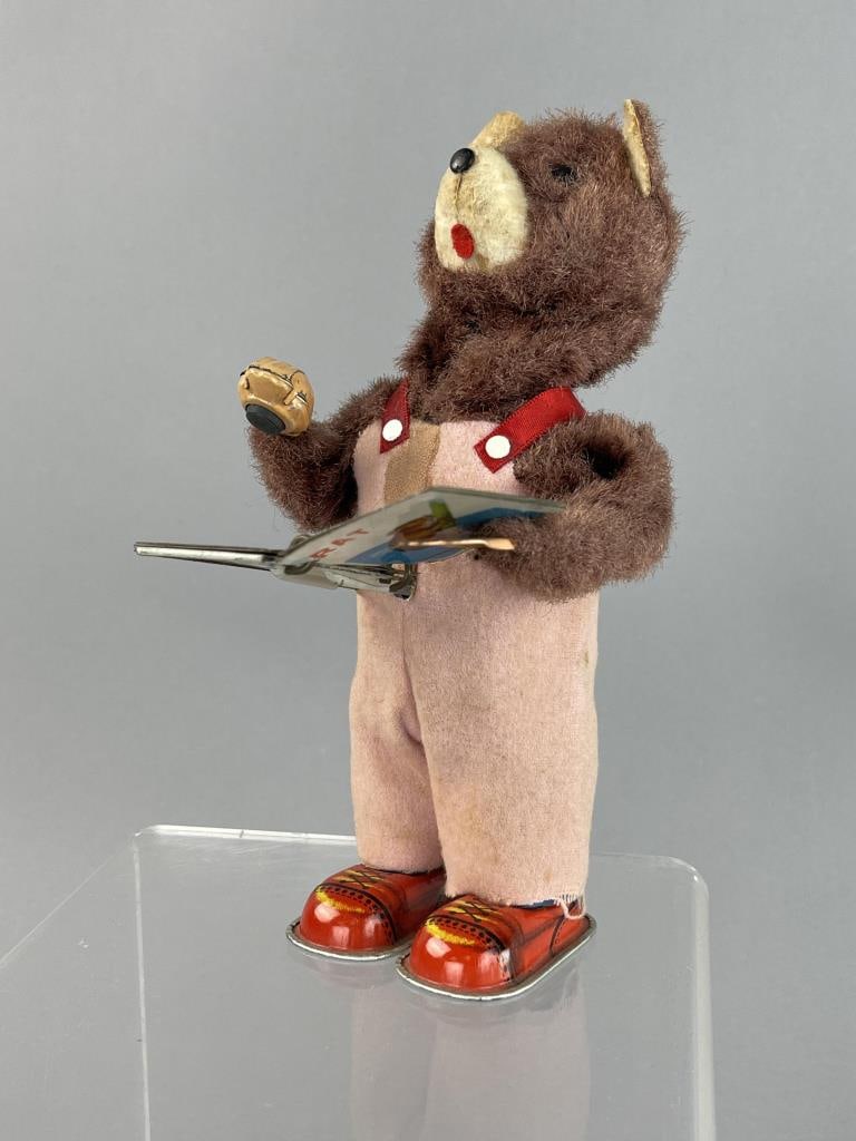 Vintage Japan Tin Windup Walking Bear Reading Book (1 of 5)