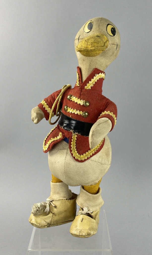 Vintage Knickerbocker Donald Duck Band Leader Doll (1 of 10)