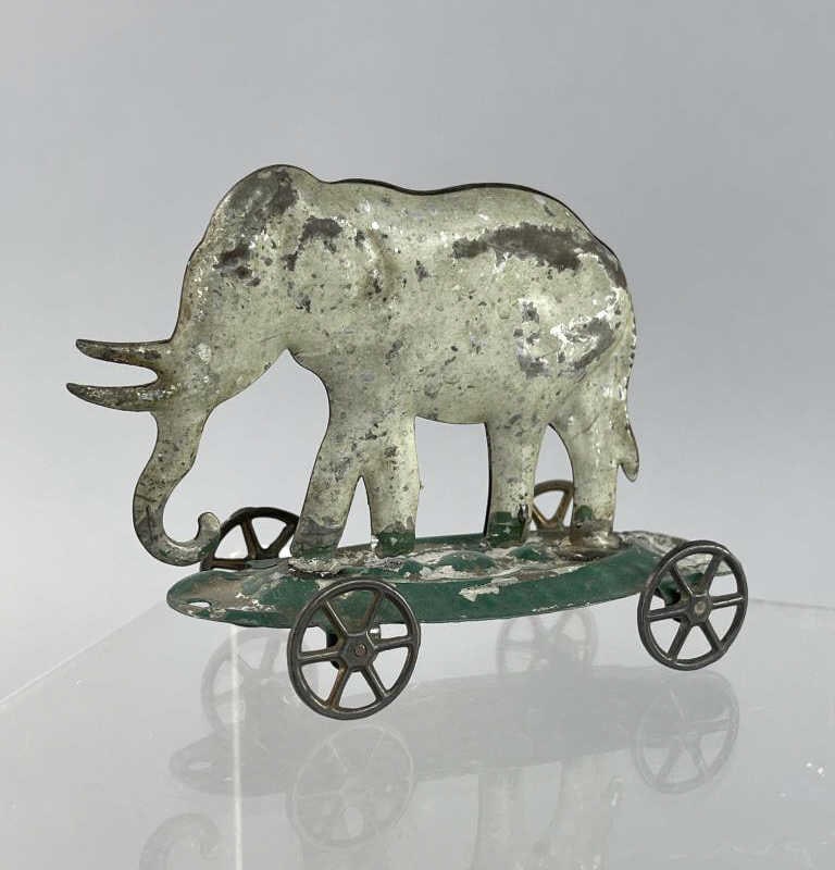 Tin Penny Toy Elephant on Platform Pull Toy (1 of 4)