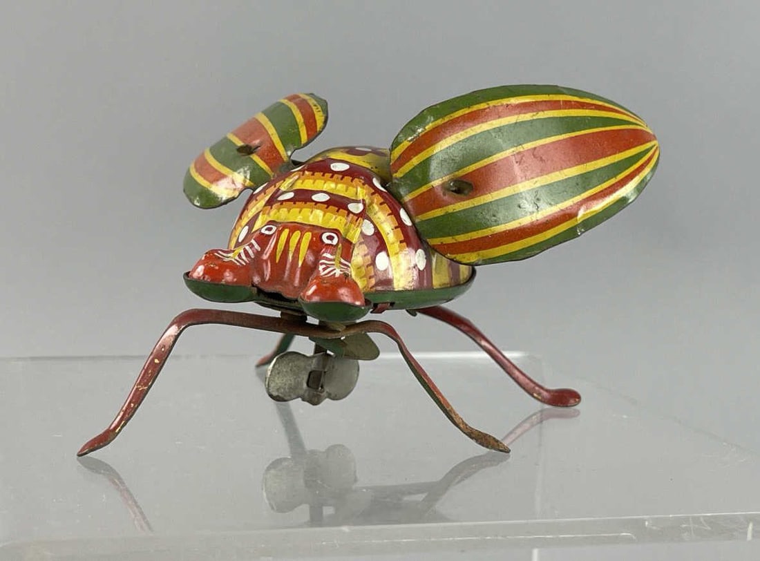 Hadson Japan Tin Litho Wind-Up Beetle (1 of 5)