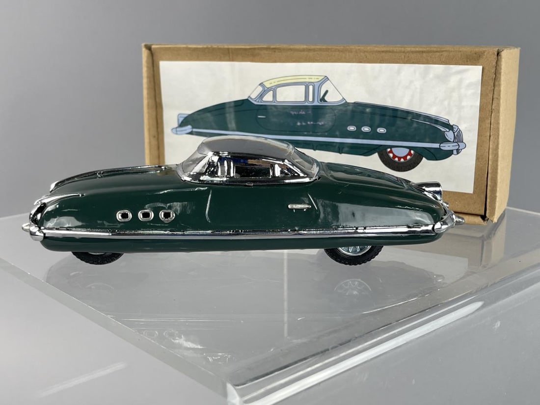Tin Litho Friction Green Turismo Packard in Box: Tin litho toy MS 208 SHIPPING: In-House shipping available. Please read our Shipping Policies prior to bidding.