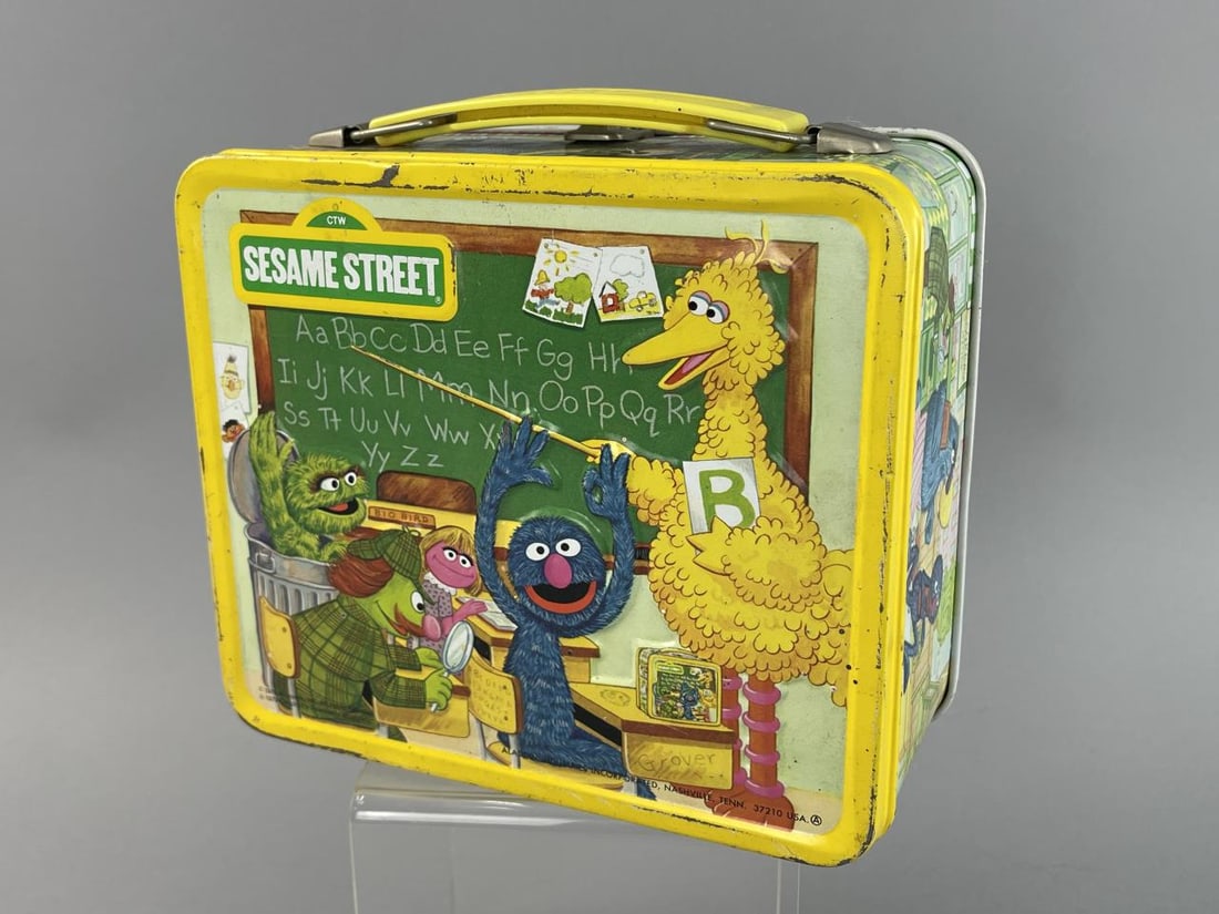1979 Alladdin Sesame Street Lunch Box: Vintage metal lunch box no thermos SHIPPING: In-House shipping available. Please read our Shipping Policies prior to bidding.