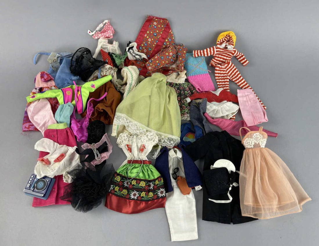 1960s Mattel Barbie Vintage Clothes Auction