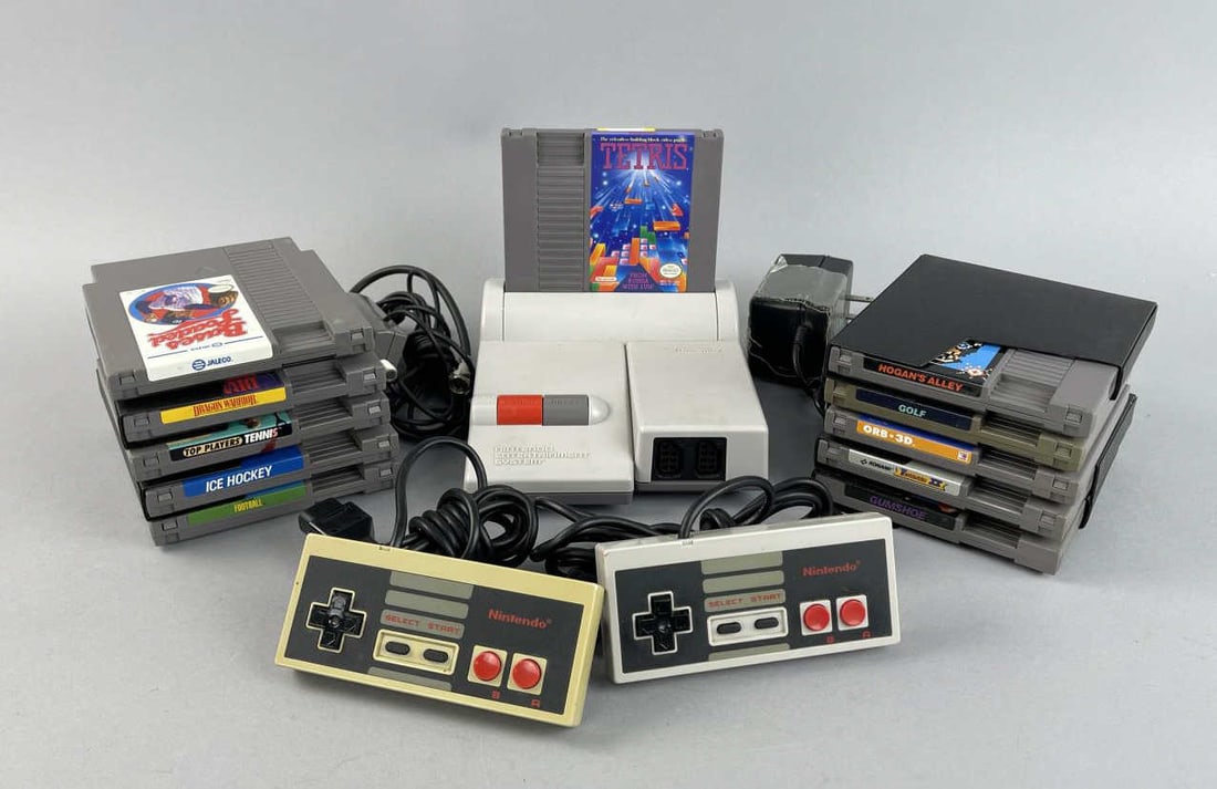 NES Control Deck & 11 NES Cartridges Games (1 of 4)