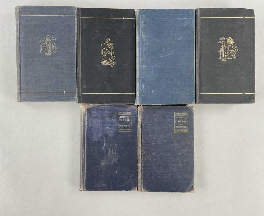 Six Books of Shakespeare Selected Plays (1 of 15)