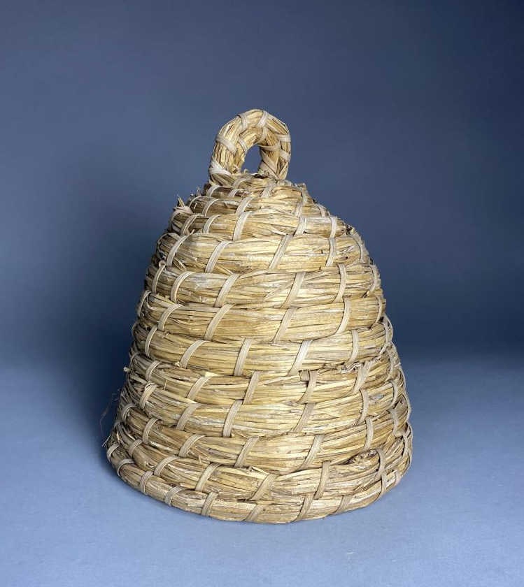 Coil woven Straw Vintage Bee Skep (1 of 4)