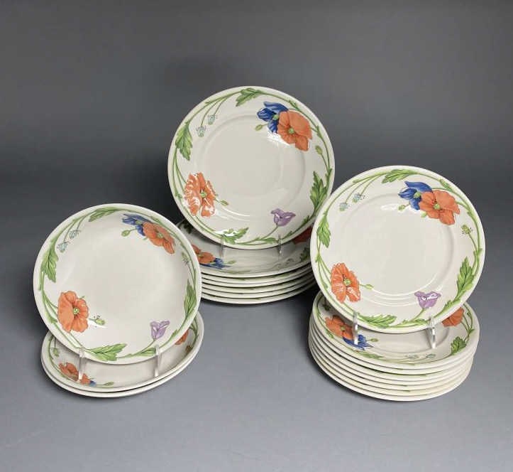18 Villeroy & Boch "Amapola" Plates and Bowls: Amapola by Villeroy & Boch (introduced in 1981). Includes (7) 10-1/4" dinner plates, (8) 8-1/4" salad plates and (3) 8" bowls. SHIPPING: