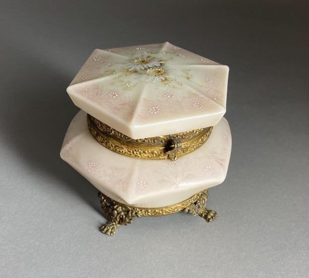 Wavecrest Hinged Lid Dresser Box Gilt Metal (1 of 5)