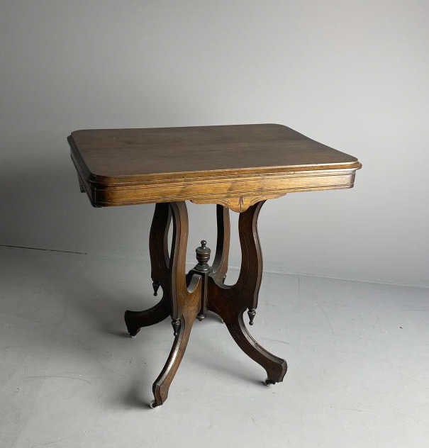Victorian Walnut Parlor Table 1870s/1880s (1 of 5)