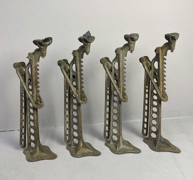 Set of 4 Early Cast Iron Car Jacks (1 of 4)
