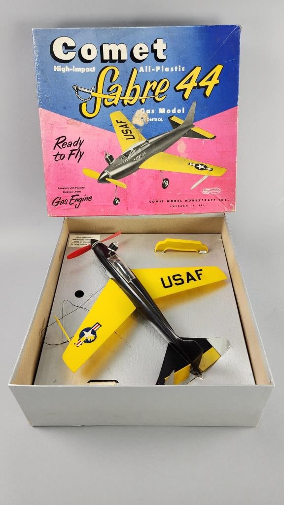 Comet Gas Engine Powered Sabre 44 With Box (1 of 3)