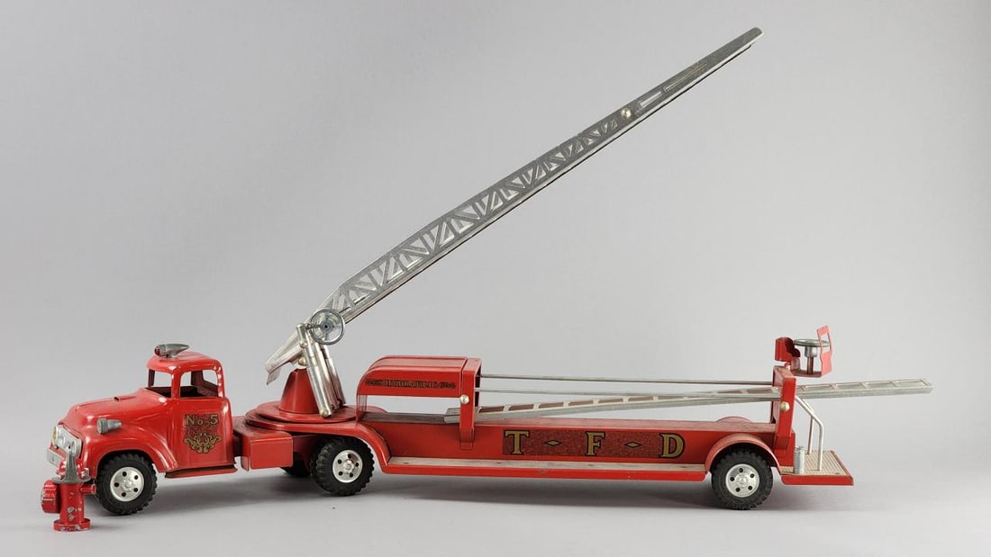 Tonka Hydraulic T F D Ladder Fire Truck, Hydrant (1 of 9)