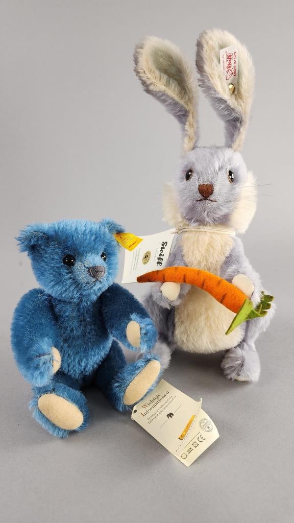 Steiff 11'' Rabbit Holding Carrot & 8'' Blue Bear (1 of 11)