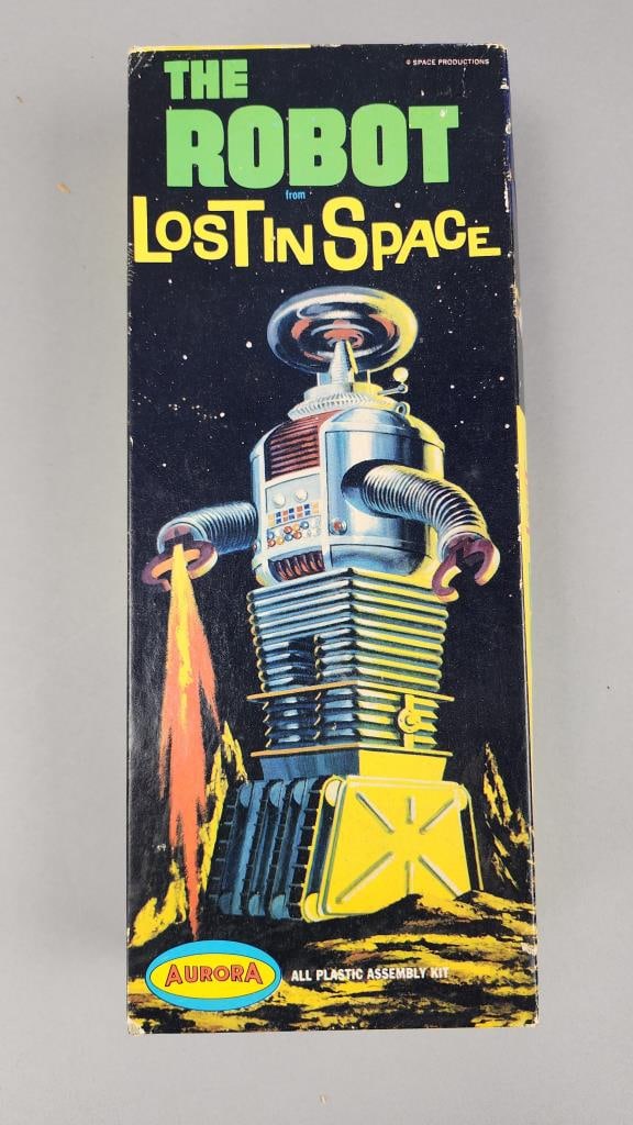 The Robot Lost in Space All Plastic Assembly Kit (1 of 5)