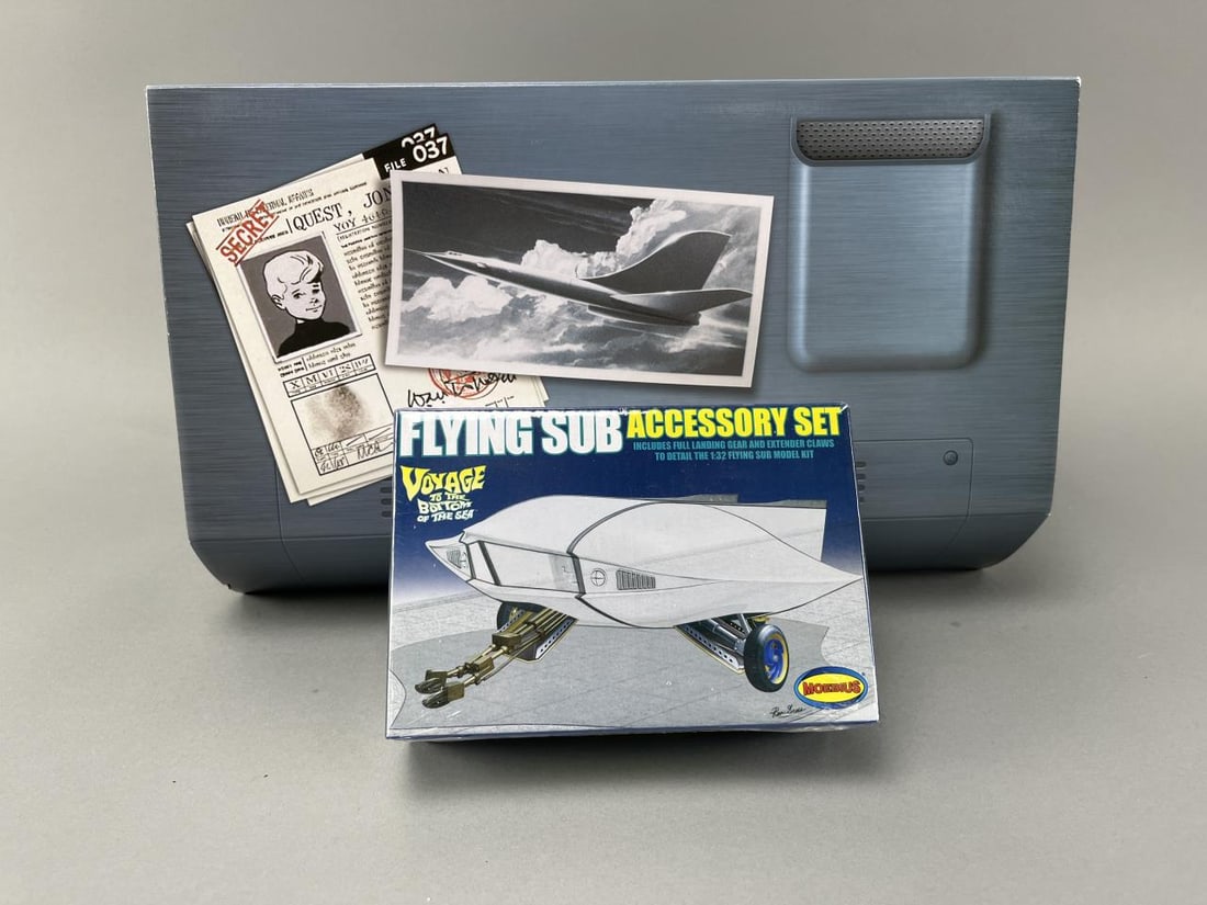 Moebius Models Jonny Quest/Voyage To Bottom of Sea: Moebius Models 2946 Jonny Quest Dragonfly Aircraft in sealed box. Appx. 14'' box Moebius 1006 sealed Flying Sub Accessory Set from Voyage to the Bottom of the Sea.