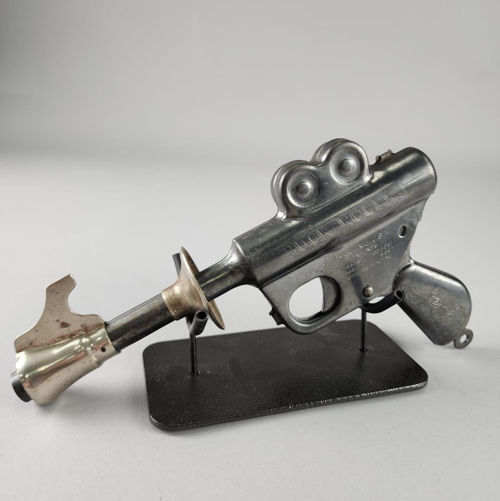Daisy Buck Rogers 25th Century Space Gun: Daisy Mfg. Co. Plymouth, Michigan. With stand
