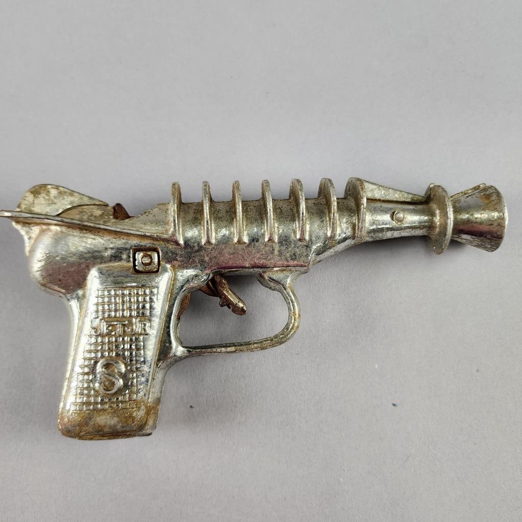 Stevens Jet Jr. Space Police Ray Cap Gun Pistol: Stevens Jet Jr. Space Police Ray Cap Gun Pistol