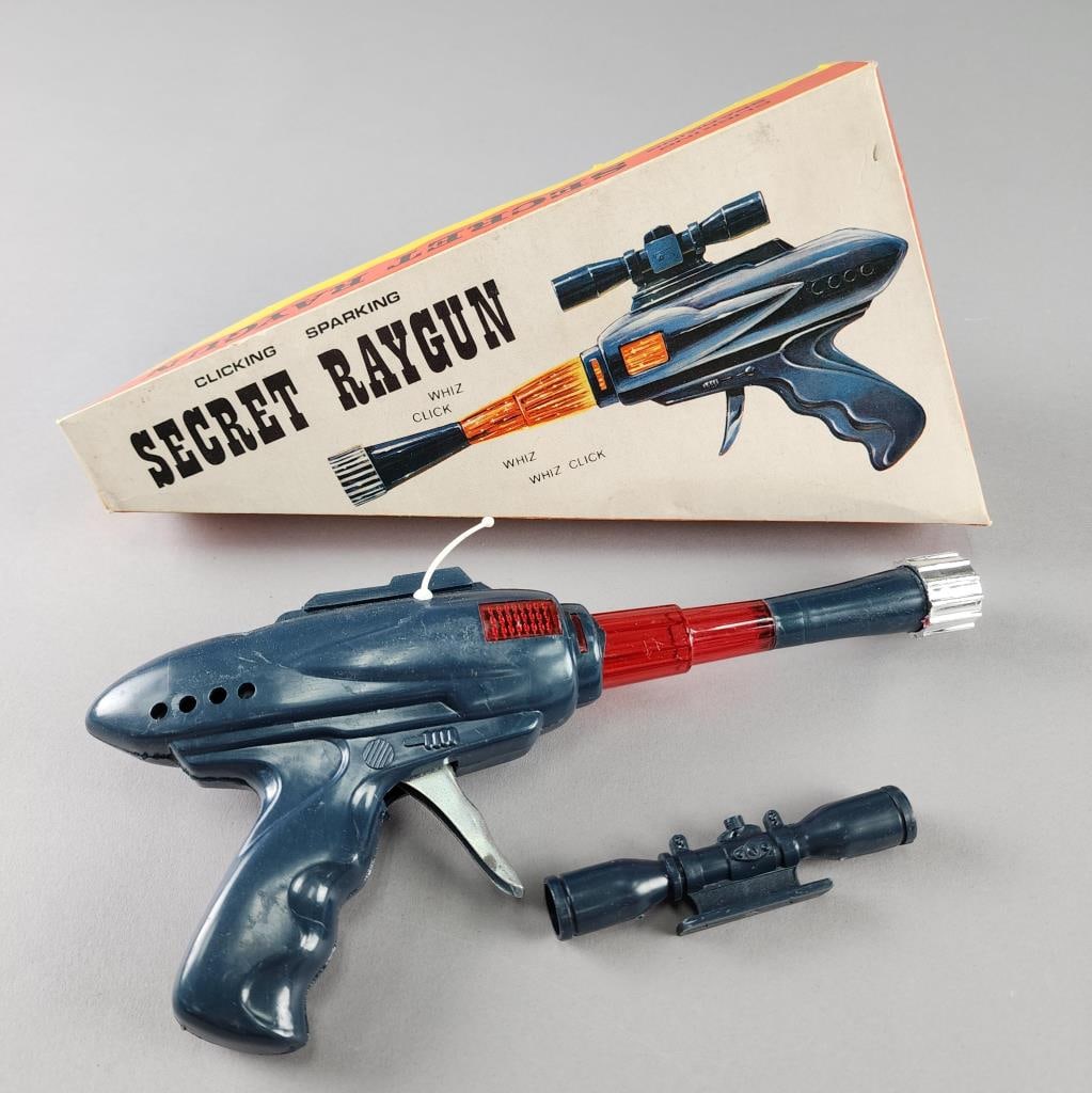 Clicking Sparking Secret Raygun in Original Box (1 of 10)