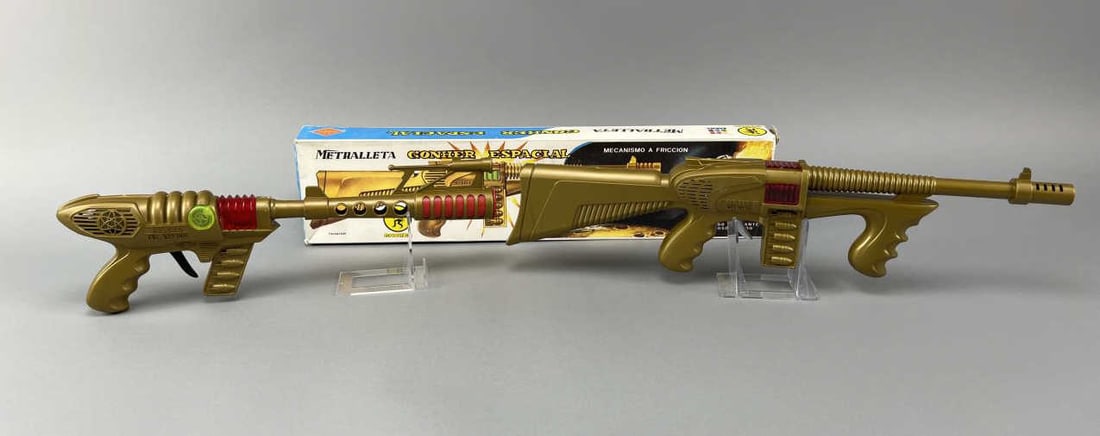 Made in Spain Gonzalez Friction Space Guns (1 of 5)