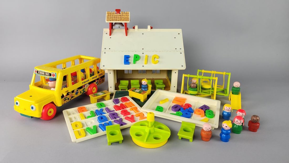 Fisher Price Play Family School, Bus & Accessories (1 of 5)