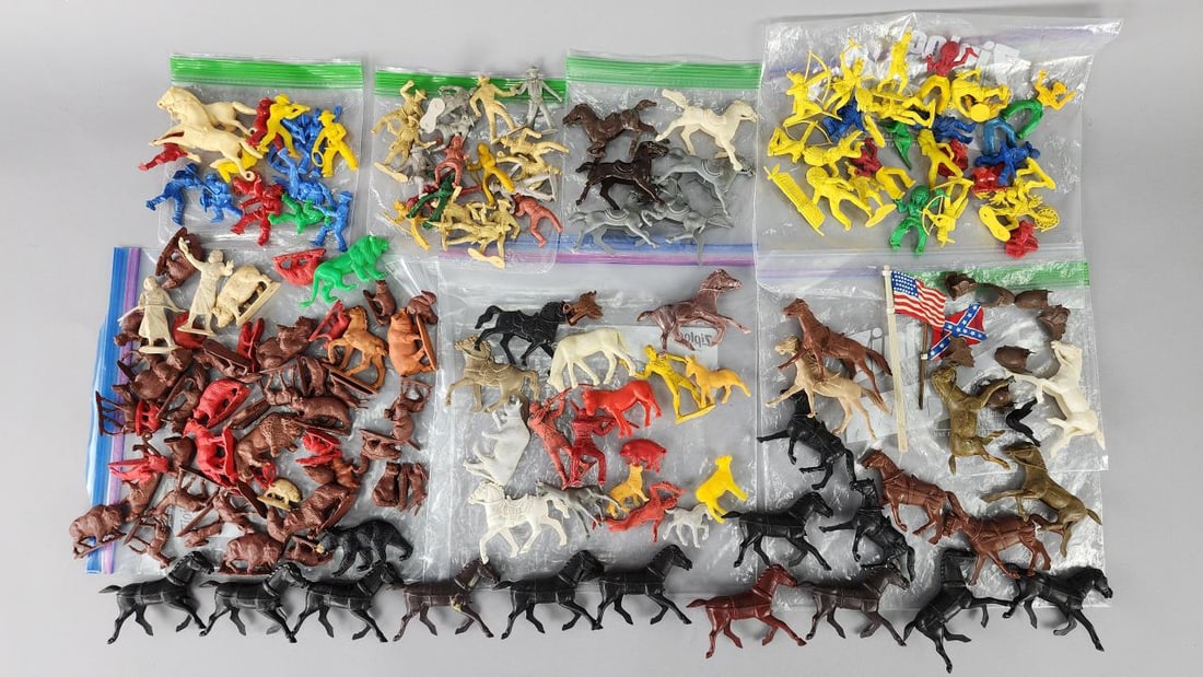 150 +/- Vintage Plastic Indians, Cowboys, Animals (1 of 5)