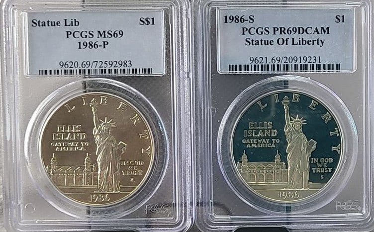 2 pcs.  Statue of Liberty Silver Dollars (1 of 4)