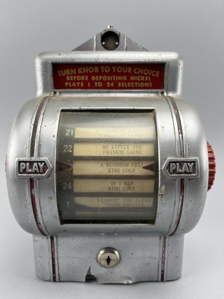Packard Chrome Jukebox 1940s: Packard Manufacturing Corporation, chrome table top diner jukebox, 7" x 9.5" x 6", cord is missing.