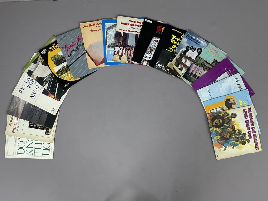18 Gospel Choir Vinyl Records: A collection of 18 Gospel Choir Vinyl LPs, some appear to be playable, but all are ungraded, unchecked & untested. The Beautiful Zion Missionary Baptist Church Choir, The Mt. Olive Baptist Church Choi