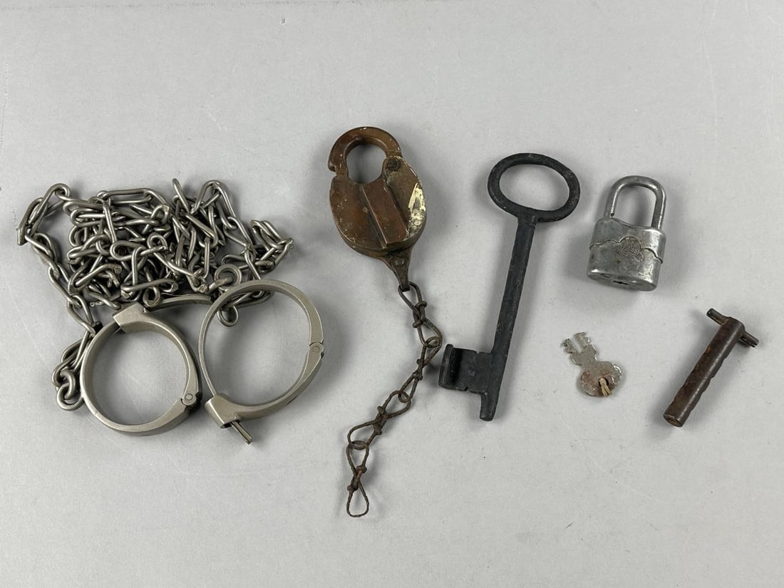 Vintage Handcuffs / Locks/ Keys: Collection of vintage locks and keys and a set of vintage handcuffs. SHIPPING: In-House shippin